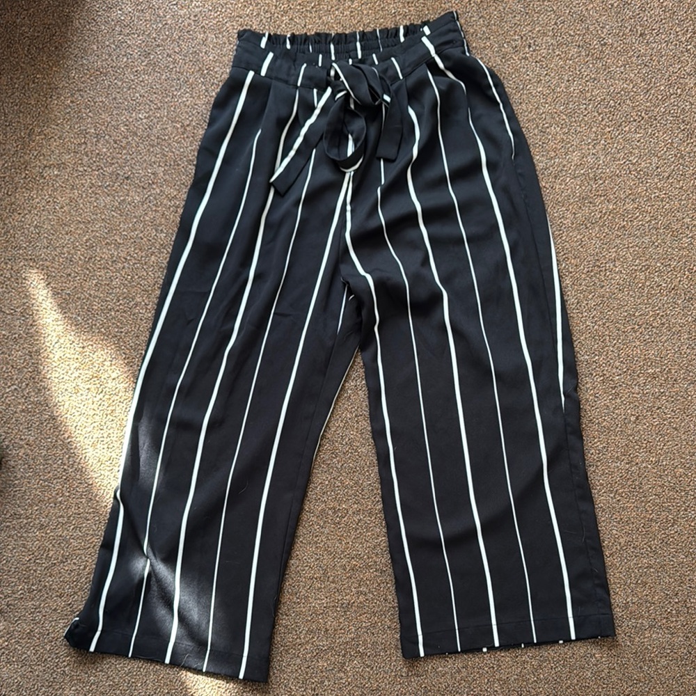 Black and White Striped Cropped Wide-Leg Pants